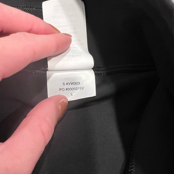 Vuori Daily Legging - Black - Picture 12 of 14